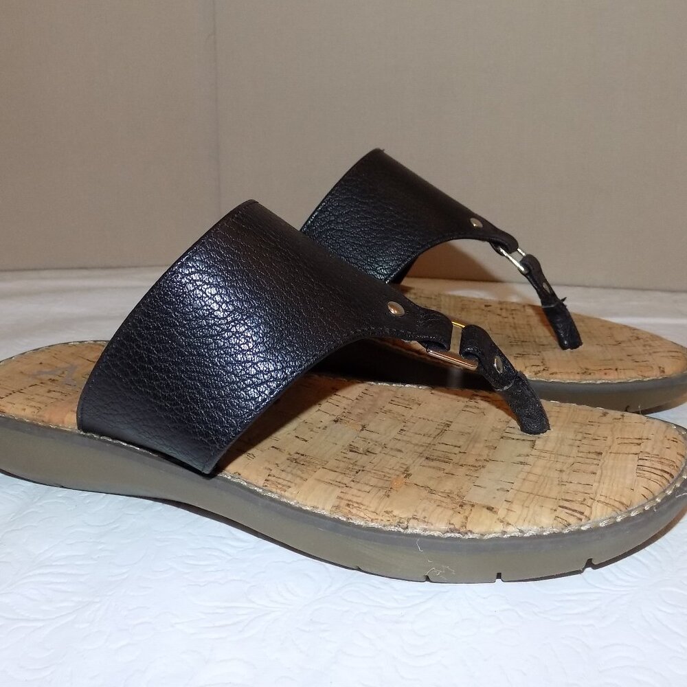 A2 AEROSOLES Black Comfort Sole Thong Sandals 6 6.5 Ran Large Like New Cool Cat